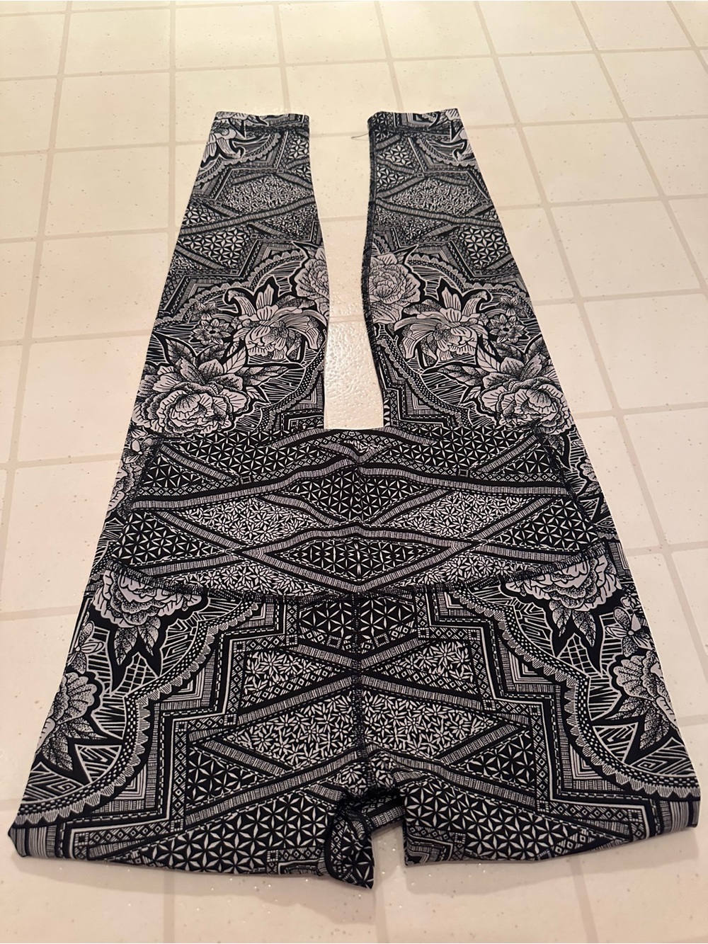 Lululemon Wunder Under Hi-Rise Tight 28 inches size 6